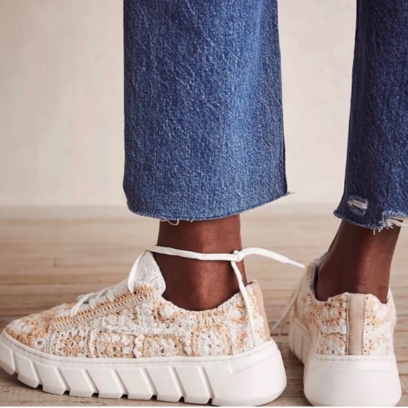 New Free People Catch Me If You can Platform Crochet Chunky Sole Sneaker Size 8 - Picture 3 of 13